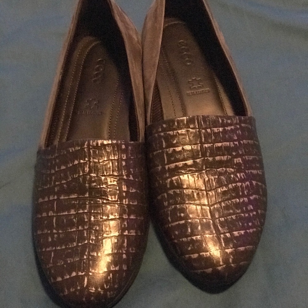 Dress shoes